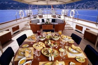 Ellen V -  Cockpit Dining